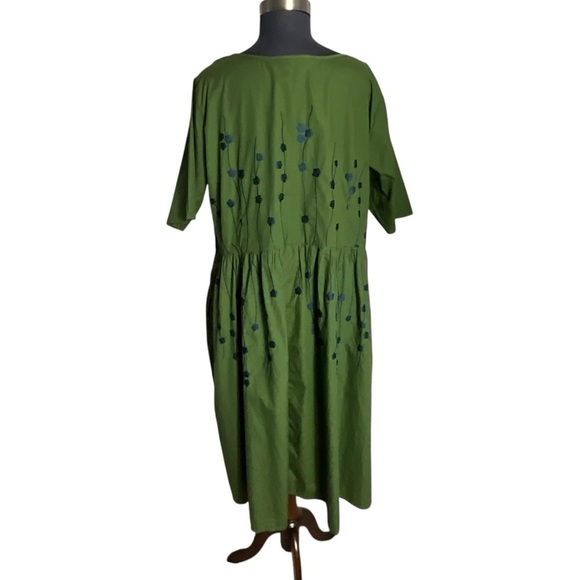 Eshakli Square Neck Green Embroidered Floral Custom Dress - Picture 8 of 16